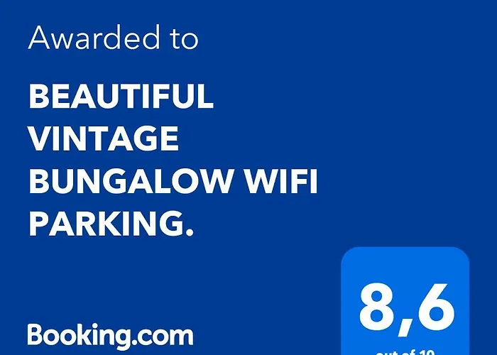 Beautiful Vintage Bungalow Wifi Parking.